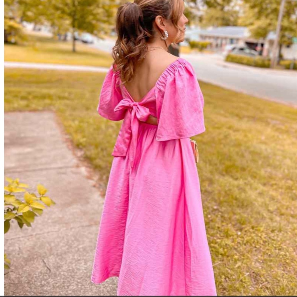 NWT Flutter Sleeve Open Back Dress Plus Size